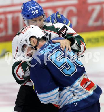 EBEL. Testspiel. EC VSV gegen Augsburg Panthers. Rauferei, Schlaegerei, Scott Hotham (VSV). Villach, am 31.8.2012.
Foto: Kuess 


---
pressefotos, pressefotografie, kuess, qs, qspictures, sport, bild, bilder, bilddatenbank