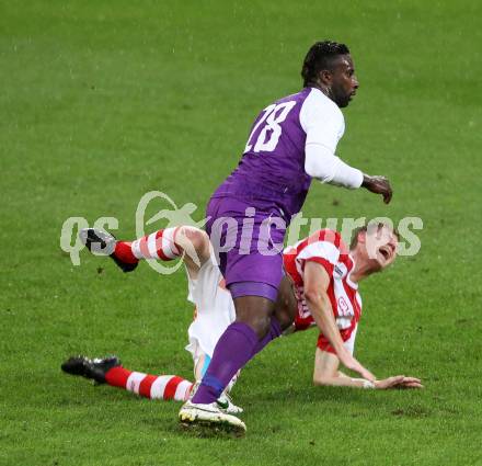 Fussball Regionalliga. SK Austria Klagenfurt gegen GAK. Makanda Christian Mpaka, (Klagenfurt),  Lukas Stadler (GAK). Klagenfurt, 1.9.2012.
Foto: kuess
---
pressefotos, pressefotografie, kuess, qs, qspictures, sport, bild, bilder, bilddatenbank