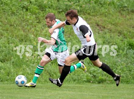 Fussball Kaerntner Liga. Maria Saal gegen Lendorf. Martin Poeck (Maria Saal), Hannes De Zordo (Lendorf). Maria Saal, am 1.9.2012.
Foto: Kuess
---
pressefotos, pressefotografie, kuess, qs, qspictures, sport, bild, bilder, bilddatenbank