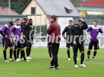 Fussball. Training. SK Austria Klagenfurt. Trainer Bruno Friesenbichler. Klagenfurt, 31.8.2012.
Foto: kuess
---
pressefotos, pressefotografie, kuess, qs, qspictures, sport, bild, bilder, bilddatenbank