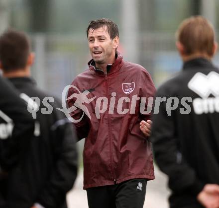 Fussball. Training. SK Austria Klagenfurt. Trainer Bruno Friesenbichler. Klagenfurt, 31.8.2012.
Foto: kuess
---
pressefotos, pressefotografie, kuess, qs, qspictures, sport, bild, bilder, bilddatenbank