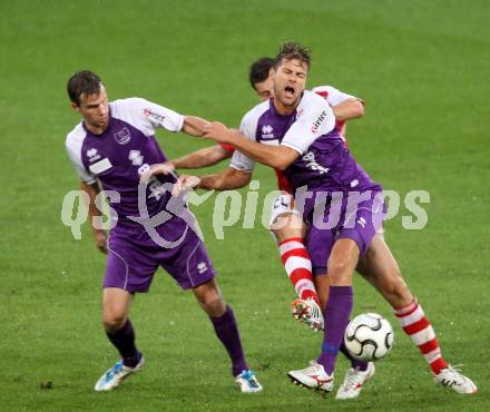 Fussball Regionalliga. SK Austria Klagenfurt gegen GAK. Boris Huettenbrenner, (Klagenfurt), Mario Pranjic  (GAK). Klagenfurt, 1.9.2012.
Foto: kuess
---
pressefotos, pressefotografie, kuess, qs, qspictures, sport, bild, bilder, bilddatenbank