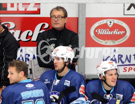 EBEL. Testspiel. EC VSV gegen Augsburg Panthers. Trainer Hannu Jaervenpaeae, John Hughes, Benjamin Petrik,  (VSV). Villach, am 31.8.2012.
Foto: Kuess 

---
pressefotos, pressefotografie, kuess, qs, qspictures, sport, bild, bilder, bilddatenbank