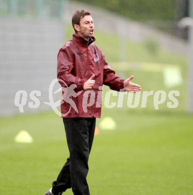 Fussball. Training. SK Austria Klagenfurt. Trainer Bruno Friesenbichler. Klagenfurt, 31.8.2012.
Foto: kuess
---
pressefotos, pressefotografie, kuess, qs, qspictures, sport, bild, bilder, bilddatenbank