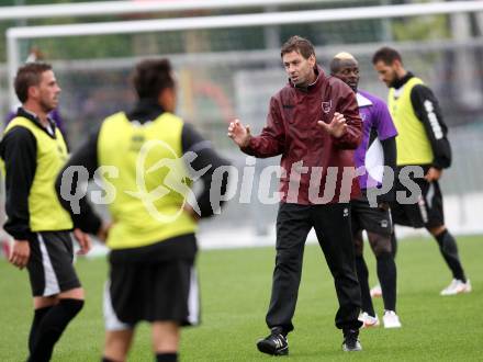 Fussball. Training. SK Austria Klagenfurt. Trainer Bruno Friesenbichler. Klagenfurt, 31.8.2012.
Foto: kuess
---
pressefotos, pressefotografie, kuess, qs, qspictures, sport, bild, bilder, bilddatenbank