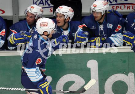 EBEL. Testspiel. EC VSV gegen Augsburg Panthers. Torjubel Derek Ryan (VSV). Villach, am 31.8.2012.
Foto: Kuess 


---
pressefotos, pressefotografie, kuess, qs, qspictures, sport, bild, bilder, bilddatenbank