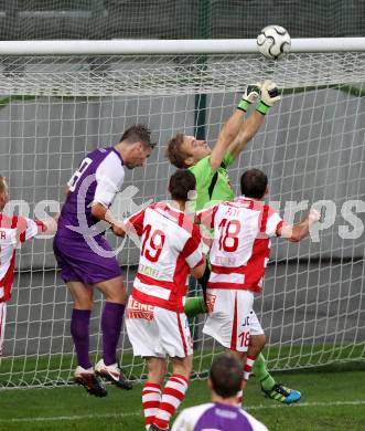 Fussball Regionalliga. SK Austria Klagenfurt gegen GAK. Marc Sand, (Klagenfurt), Georg Blatnik (GAK). Klagenfurt, 1.9.2012.
Foto: kuess
---
pressefotos, pressefotografie, kuess, qs, qspictures, sport, bild, bilder, bilddatenbank