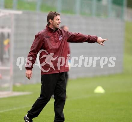 Fussball. Training. SK Austria Klagenfurt. Trainer Bruno Friesenbichler. Klagenfurt, 31.8.2012.
Foto: kuess
---
pressefotos, pressefotografie, kuess, qs, qspictures, sport, bild, bilder, bilddatenbank