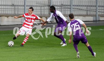 Fussball Regionalliga. SK Austria Klagenfurt gegen GAK. Makanda Christian Mpaka,  (Klagenfurt), Stefan Erkinger, Herbert Rauter (GAK). Klagenfurt, 1.9.2012.
Foto: kuess
---
pressefotos, pressefotografie, kuess, qs, qspictures, sport, bild, bilder, bilddatenbank