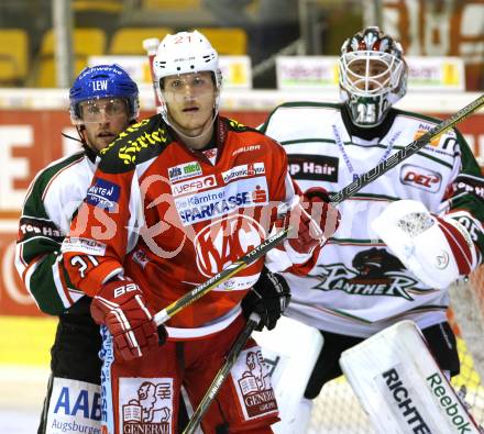 EBEL. Testspiel. EC KAC gegen Augsburg Panthers.  Manuel Geier,  (KAC),  Robert Brown (Augsburg). Klagenfurt, am 1.9.2012.
Foto: Kuess 


---
pressefotos, pressefotografie, kuess, qs, qspictures, sport, bild, bilder, bilddatenbank