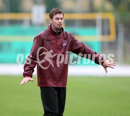 Fussball. Training. SK Austria Klagenfurt. Trainer Bruno Friesenbichler. Klagenfurt, 31.8.2012.
Foto: kuess
---
pressefotos, pressefotografie, kuess, qs, qspictures, sport, bild, bilder, bilddatenbank