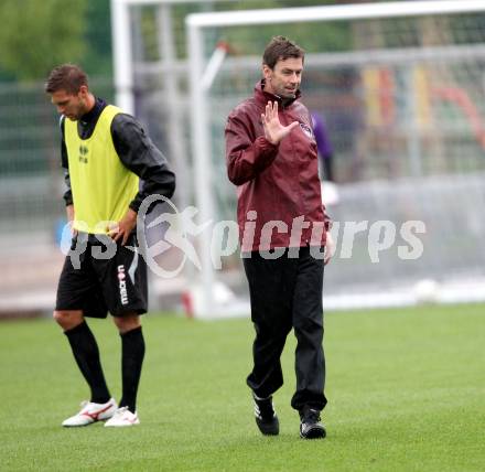 Fussball. Training. SK Austria Klagenfurt. Trainer Bruno Friesenbichler. Klagenfurt, 31.8.2012.
Foto: kuess
---
pressefotos, pressefotografie, kuess, qs, qspictures, sport, bild, bilder, bilddatenbank