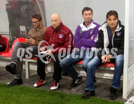 Fussball Regionalliga. SK Austria Klagenfurt gegen GAK. Johannes Lamprecht, Co-Trainer Guenther Gorenzel, Trainer Bruno Friesenbichler, Heimo Vorderegger. Klagenfurt, 1.9.2012.
Foto: kuess
---
pressefotos, pressefotografie, kuess, qs, qspictures, sport, bild, bilder, bilddatenbank