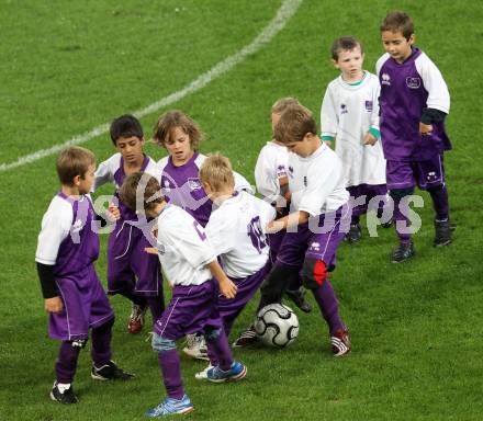 Nachwuchs SK Austria KLagenfurt U8 gegen U9. Klagenfurt, 1.9.2012.
Foto: Kuess
---
pressefotos, pressefotografie, kuess, qs, qspictures, sport, bild, bilder, bilddatenbank