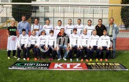 Frauenfussball. Feldkirchen. Dressenuebergabe KTZ. Mannschaftsfoto.
Feldkirchen, am 2.9.2012.
Foto: Kuess
---
pressefotos, pressefotografie, kuess, qs, qspictures, sport, bild, bilder, bilddatenbank