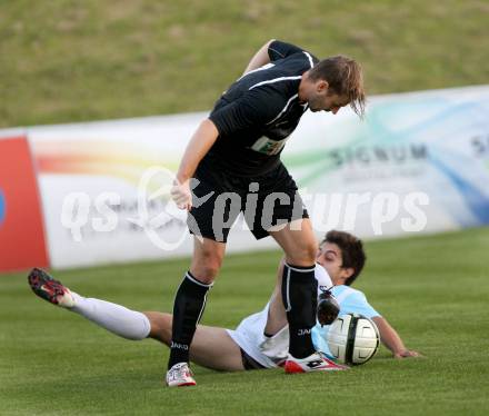 Fussball. Kaerntner Liga. St. Veit/Glan gegen WAC Amateure. Groinig Christian (St. Veit), Cemernjak Christoph (WAC). St. Veit, 7.9.2012.
Foto: Kuess
---
pressefotos, pressefotografie, kuess, qs, qspictures, sport, bild, bilder, bilddatenbank