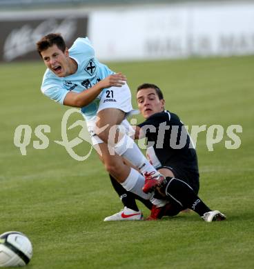 Fussball. Kaerntner Liga. St. Veit/Glan gegen WAC Amateure. Rupprecht Patrick (St. Veit), Salentinig Martin (WAC). St. Veit, 7.9.2012.
Foto: Kuess
---
pressefotos, pressefotografie, kuess, qs, qspictures, sport, bild, bilder, bilddatenbank