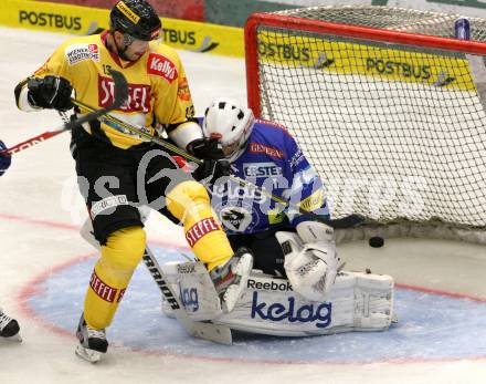 EBEL. Eishockey Bundesligal. EC VSV gegen UPC Vienna Capitals.  Jean Philippe Lamoureux,  (VSV), Zdenek Blatny (Caps). Villach, am 14.9.2012.
Foto: Kuess 


---
pressefotos, pressefotografie, kuess, qs, qspictures, sport, bild, bilder, bilddatenbank