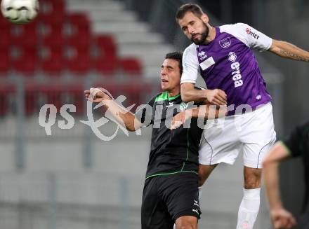 Fussball Regionalliga. SK Austria Klagenfurt gegen Pasching. Oliver Pusztai,  (Klagenfurt), Diaz Casanova Montenegro Ignacio (Pasching). Klagenfurt, 15.9.2012. 
Foto: Kuess

---
pressefotos, pressefotografie, kuess, qs, qspictures, sport, bild, bilder, bilddatenbank