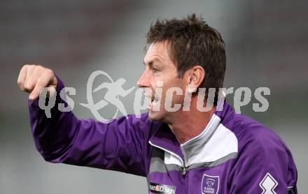 Fussball Regionalliga. SK Austria Klagenfurt gegen Pasching. Trainer Bruno Friesenbichler (Klagenfurt). Klagenfurt, 15.9.2012. 
Foto: Kuess

---
pressefotos, pressefotografie, kuess, qs, qspictures, sport, bild, bilder, bilddatenbank