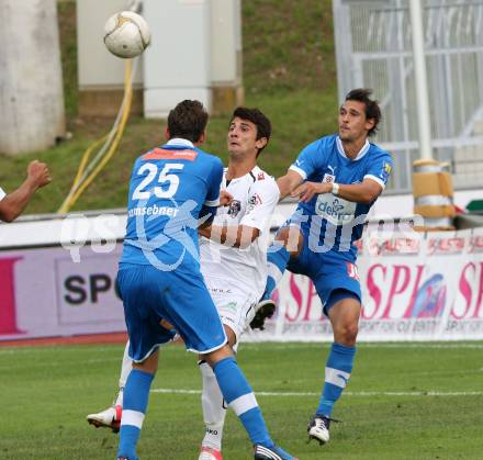 Fussball. Bundesliga. RZ Pellets WAC gegen SC Wiener Neustadt. Mihret Topcagic,  (WAC), Christian Ramsebner (Wiener Neustadt). Wolfsberg, 15.9.2012.
Foto: Kuess

---
pressefotos, pressefotografie, kuess, qs, qspictures, sport, bild, bilder, bilddatenbank