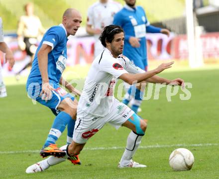 Fussball. Bundesliga. RZ Pellets WAC gegen SC Wiener Neustadt. Jacobo Maria Ynclan Pajares,  (WAC), Dennis Mimm (Wiener Neustadt). Wolfsberg, 15.9.2012.
Foto: Kuess

---
pressefotos, pressefotografie, kuess, qs, qspictures, sport, bild, bilder, bilddatenbank