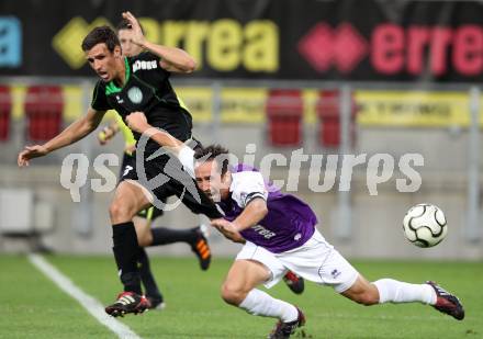 Fussball Regionalliga. SK Austria Klagenfurt gegen Pasching. Matthias Dollinger,  (Klagenfurt), Marco Perchtold (Pasching). Klagenfurt, 15.9.2012. 
Foto: Kuess

---
pressefotos, pressefotografie, kuess, qs, qspictures, sport, bild, bilder, bilddatenbank