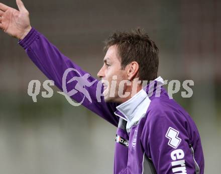 Fussball Regionalliga. SK Austria Klagenfurt gegen Pasching. Trainer Bruno Friesenbichler (Klagenfurt). Klagenfurt, 15.9.2012. 
Foto: Kuess

---
pressefotos, pressefotografie, kuess, qs, qspictures, sport, bild, bilder, bilddatenbank