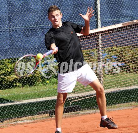 Drei Regionen Jugendspiele. Tennis. Adrian Kucher. Klagenfurt, am 15.9.2012. 
Foto: Kuess
---
pressefotos, pressefotografie, kuess, qs, qspictures, sport, bild, bilder, bilddatenbank