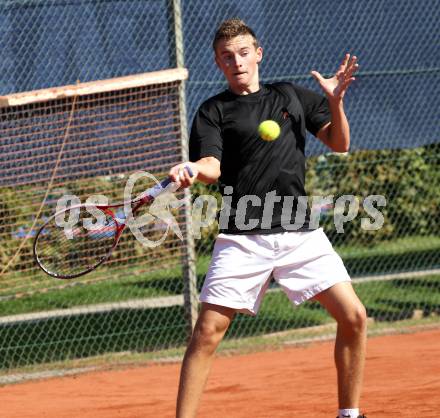 Drei Regionen Jugendspiele. Tennis. Adrian Kucher. Klagenfurt, am 15.9.2012. 
Foto: Kuess
---
pressefotos, pressefotografie, kuess, qs, qspictures, sport, bild, bilder, bilddatenbank