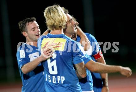 Fussball Regionalliga. VSV gegen SV Wallern. Torjubel VSV. Villach, 20.8.2012.
Foto: Kuess
---
pressefotos, pressefotografie, kuess, qs, qspictures, sport, bild, bilder, bilddatenbank