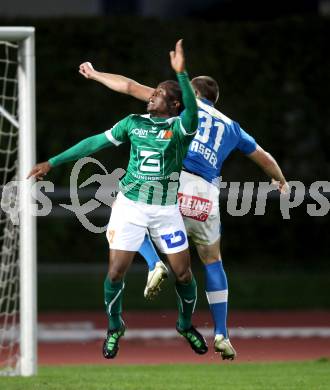 Fussball Regionalliga. VSV gegen SV Wallern. Udo Gasser, (VSV), Harrison Kennedy  (Wallern). Villach, 20.8.2012.
Foto: Kuess
---
pressefotos, pressefotografie, kuess, qs, qspictures, sport, bild, bilder, bilddatenbank