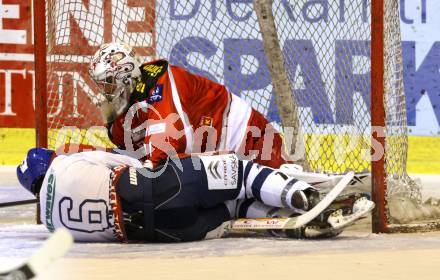 EBEL. Eishockey Bundesliga. EC KAC gegen KHL Medvescak Zagreb. Andy Chiodo, (KAC),  Kyle Greentree  (Zagreb).. Klagenfurt, am 21.9.2012.
Foto: Kuess 


---
pressefotos, pressefotografie, kuess, qs, qspictures, sport, bild, bilder, bilddatenbank