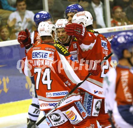 EBEL. Eishockey Bundesliga. EC KAC gegen KHL Medvescak Zagreb.  Torjubel Thomas Koch, John Lammers, Jamie Lundmark (KAC). Klagenfurt, am 21.9.2012.
Foto: Kuess 


---
pressefotos, pressefotografie, kuess, qs, qspictures, sport, bild, bilder, bilddatenbank