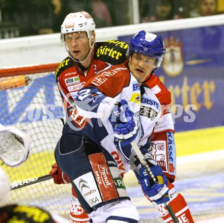 EBEL. Eishockey Bundesliga. EC KAC gegen KHL Medvescak Zagreb. Mike Siklenka,  (KAC), Curtis Fraser  (Zagreb). Klagenfurt, am 21.9.2012.
Foto: Kuess 


---
pressefotos, pressefotografie, kuess, qs, qspictures, sport, bild, bilder, bilddatenbank