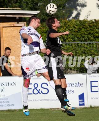 Fussball Regionalliga. SAK gegen St. Florian. Patrick Lausegger,  (SAK), Markus Hermes (St.Florian). Klagenfurt, 22.9.2012.
Foto: Kuess
---
pressefotos, pressefotografie, kuess, qs, qspictures, sport, bild, bilder, bilddatenbank