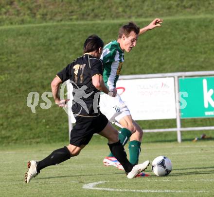 Fussball. Kaerntner Liga. Koettmannsdorf gegen Voelkermarkt. Hubmann Guenther (Koettmannsdorf), Schubert Fabian (Voelkermarkt). Koettmannsdorf, 22.9.2012.
Foto: Kuess
---
pressefotos, pressefotografie, kuess, qs, qspictures, sport, bild, bilder, bilddatenbank