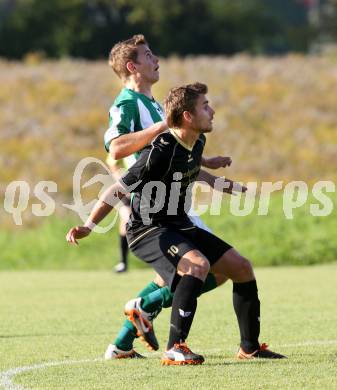 Fussball. Kaerntner Liga. Koettmannsdorf gegen Voelkermarkt. Orgonyi Jakob (Koettmannsdorf), Grilz Philipp (Voelkermarkt). Koettmannsdorf, 22.9.2012.
Foto: Kuess
---
pressefotos, pressefotografie, kuess, qs, qspictures, sport, bild, bilder, bilddatenbank