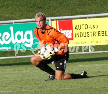 Fussball. Kaerntner Liga. Koettmannsdorf gegen Voelkermarkt. Baumgartner Marc (Koettmannsdorf). Koettmannsdorf, 22.9.2012.
Foto: Kuess
---
pressefotos, pressefotografie, kuess, qs, qspictures, sport, bild, bilder, bilddatenbank
