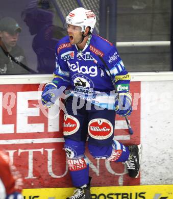 EBEL. Eishockey Bundesliga. VSV gegen Medvescak Zagreb. Torjubel Derek Damon (VSV). Villach, am 23.9.2012.
Foto: Kuess
---
pressefotos, pressefotografie, kuess, qs, qspictures, sport, bild, bilder, bilddatenbank