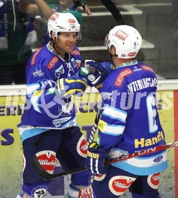 EBEL. Eishockey Bundesliga. VSV gegen Medvescak Zagreb. Torjubel Derek Damon, Gerhard Unterluggauer (VSV). Villach, am 23.9.2012.
Foto: Kuess
---
pressefotos, pressefotografie, kuess, qs, qspictures, sport, bild, bilder, bilddatenbank