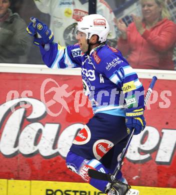 EBEL. Eishockey Bundesliga. VSV gegen Medvescak Zagreb. Torjubel Derek Damon (VSV). Villach, am 23.9.2012.
Foto: Kuess
---
pressefotos, pressefotografie, kuess, qs, qspictures, sport, bild, bilder, bilddatenbank