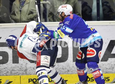 EBEL. Eishockey Bundesliga. VSV gegen Medvescak Zagreb. Scott Hotham (VSV), Curtis Fraser (Zagreb). Villach, am 23.9.2012.
Foto: Kuess
---
pressefotos, pressefotografie, kuess, qs, qspictures, sport, bild, bilder, bilddatenbank