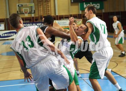 Basketball. OEBV Cup. KOS Klagenfurt Celovec gegen Guessing Knights. Gaspar Jaromen, Milovan Radmanovic, Jenko Zan ( KOS). Klagenfurt, am 22.9.2012.
Foto: Kuess
---
pressefotos, pressefotografie, kuess, qs, qspictures, sport, bild, bilder, bilddatenbank