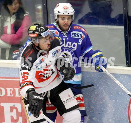 EBEL. Eishockey Bundesligal. EC VSV gegen HC Orli Znojmo. Scott Hotham, (VSV), Richard Jarusek  (Znojmo). Villach, am 28.9.2012.
Foto: Kuess 


---
pressefotos, pressefotografie, kuess, qs, qspictures, sport, bild, bilder, bilddatenbank