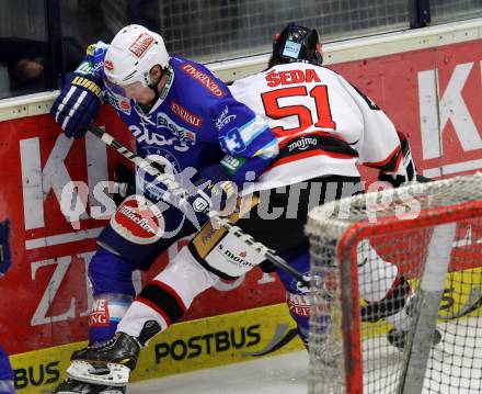 EBEL. Eishockey Bundesligal. EC VSV gegen HC Orli Znojmo. Andreas Wiedergut,  (VSV), Jan Seda (Znojmo). Villach, am 28.9.2012.
Foto: Kuess 


---
pressefotos, pressefotografie, kuess, qs, qspictures, sport, bild, bilder, bilddatenbank