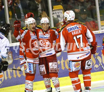 EBEL. Eishockey Bundesliga. EC KAC gegen SAPA Fehervar AV19.  Jubel, Tyler Spurgeon, Tyler Scofield, Gregor Hager (KAC). Klagenfurt, am 28.9.2012.
Foto: Kuess 


---
pressefotos, pressefotografie, kuess, qs, qspictures, sport, bild, bilder, bilddatenbank