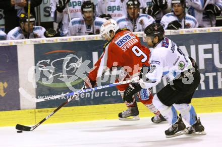 EBEL. Eishockey Bundesliga. EC KAC gegen SAPA Fehervar AV19. Tyler Spurgeon,   (KAC), Eric Johansson (Alba Volan). Klagenfurt, am 28.9.2012.
Foto: Kuess 


---
pressefotos, pressefotografie, kuess, qs, qspictures, sport, bild, bilder, bilddatenbank