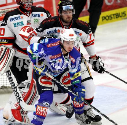 EBEL. Eishockey Bundesligal. EC VSV gegen HC Orli Znojmo. Marco Pewal,  (VSV), Kyle Wharton (Znojmo). Villach, am 28.9.2012.
Foto: Kuess 


---
pressefotos, pressefotografie, kuess, qs, qspictures, sport, bild, bilder, bilddatenbank