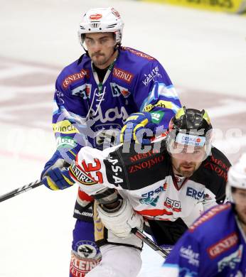 EBEL. Eishockey Bundesligal. EC VSV gegen HC Orli Znojmo. Klemen Pretnar,  (VSV), Peter Pucher (Znojmo). Villach, am 28.9.2012.
Foto: Kuess 


---
pressefotos, pressefotografie, kuess, qs, qspictures, sport, bild, bilder, bilddatenbank